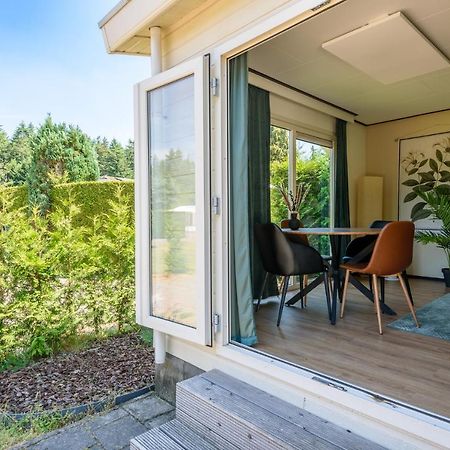 Gezellig Chalet Aan De Veluwse Bosrand Putten Exterior foto